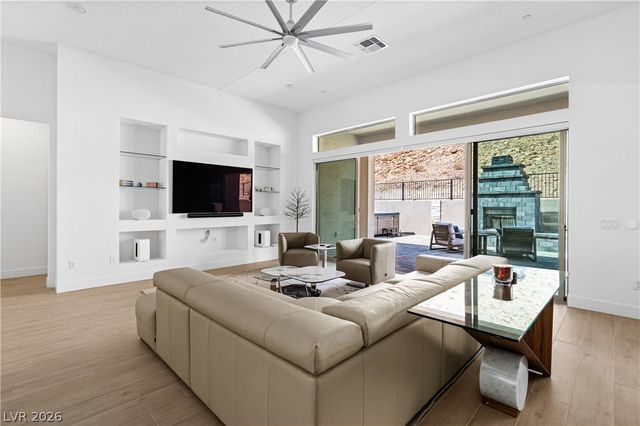 153 Mirage View Drive, Henderson, NV 89011