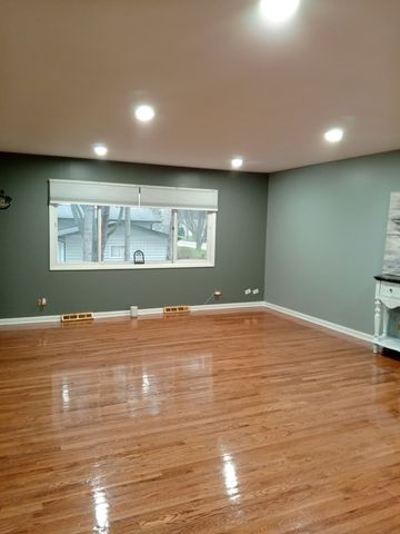 4N580 Chatham Court, West Chicago, IL 60185