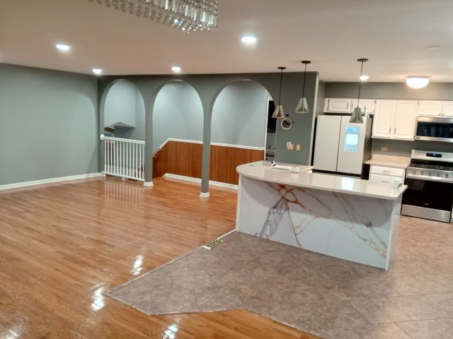 4N580 Chatham Court, West Chicago, IL 60185