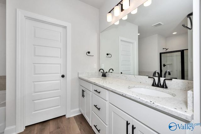 24098 Quints Drive, Athens, AL 35613