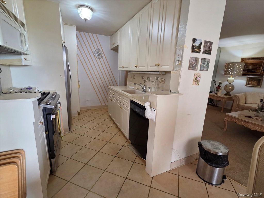 18-05 215th Street 5D, Bayside, NY 11360