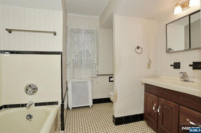 669 Ramapo Road, Teaneck, NJ 07666