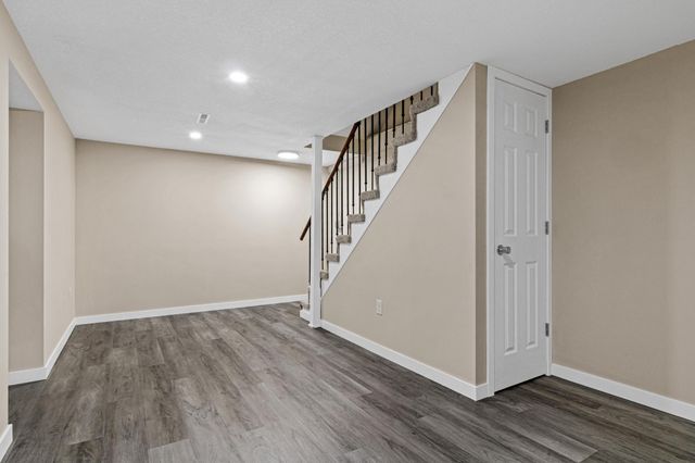 687 Dover Street NE, Fridley, MN 55432