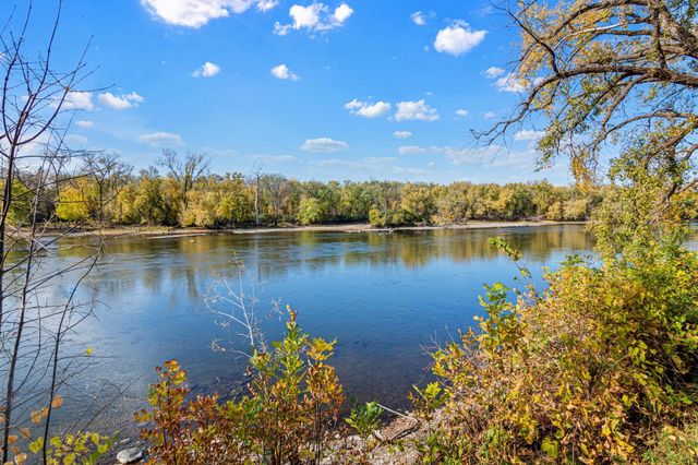 687 Dover Street NE, Fridley, MN 55432