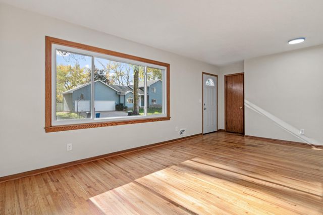 687 Dover Street NE, Fridley, MN 55432
