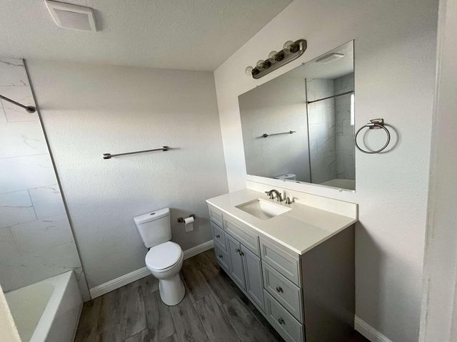 640 Bataan Drive SW, Albuquerque, NM 87121