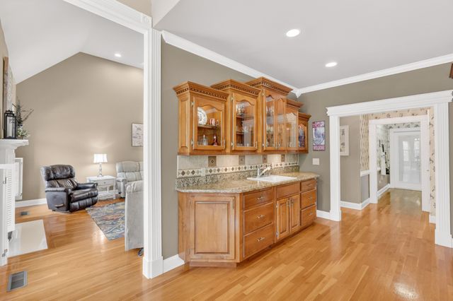 2015 Spry Rd, Bradyville, TN 37026