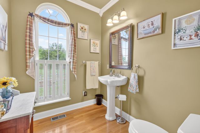2015 Spry Rd, Bradyville, TN 37026