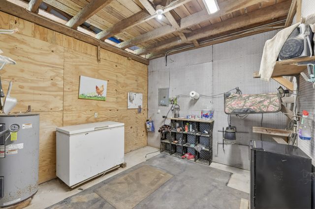 2015 Spry Rd, Bradyville, TN 37026