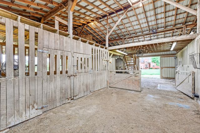 2015 Spry Rd, Bradyville, TN 37026