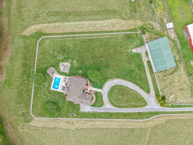 2015 Spry Rd, Bradyville, TN 37026
