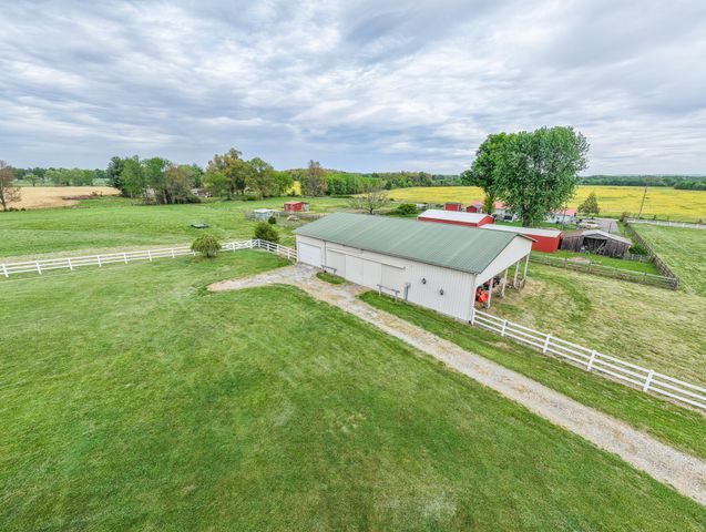 2015 Spry Rd, Bradyville, TN 37026