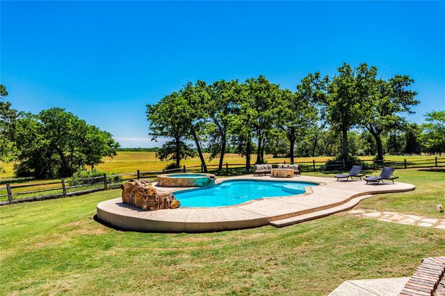 17270 FM 112, Thrall, TX 76578