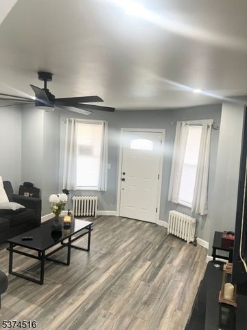 437 Maple Ave, Elizabeth City, NJ 07202
