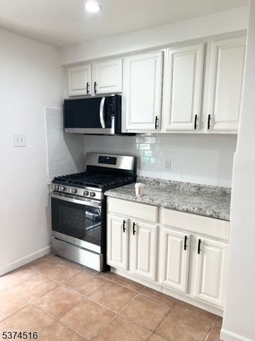 437 Maple Ave, Elizabeth City, NJ 07202