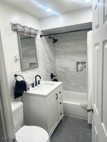 437 Maple Ave, Elizabeth City, NJ 07202