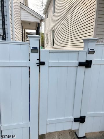 437 Maple Ave, Elizabeth City, NJ 07202