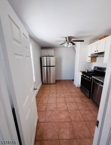 437 Maple Ave, Elizabeth City, NJ 07202
