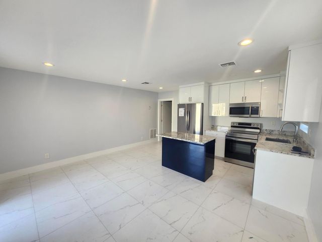 511 N 60th Way East Apartment, Hollywood, FL 33024