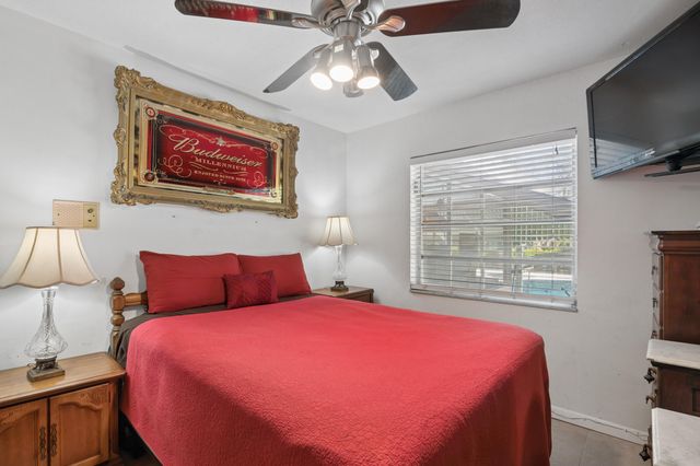 4011 SW 2nd Street, Plantation, FL 33317