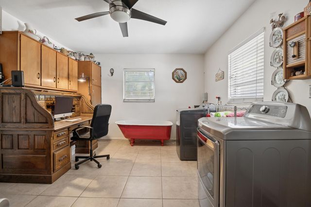 4011 SW 2nd Street, Plantation, FL 33317