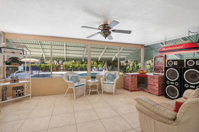 4011 SW 2nd Street, Plantation, FL 33317