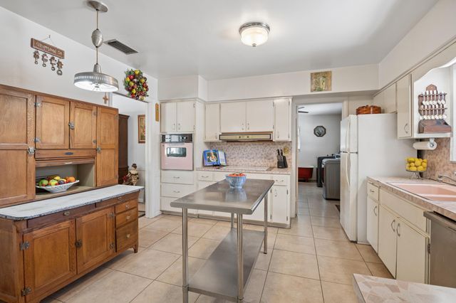 4011 SW 2nd Street, Plantation, FL 33317