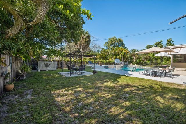 4011 SW 2nd Street, Plantation, FL 33317