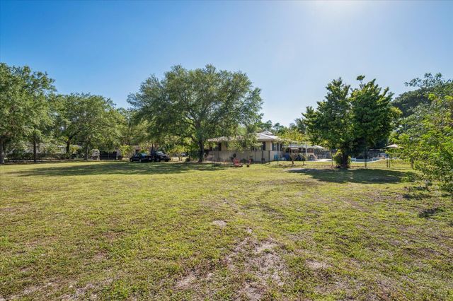 4011 SW 2nd Street, Plantation, FL 33317