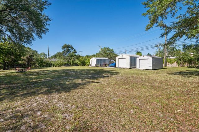 4011 SW 2nd Street, Plantation, FL 33317