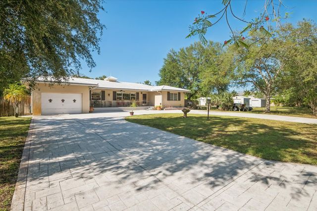 4011 SW 2nd Street, Plantation, FL 33317