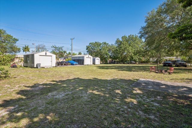 4011 SW 2nd Street, Plantation, FL 33317