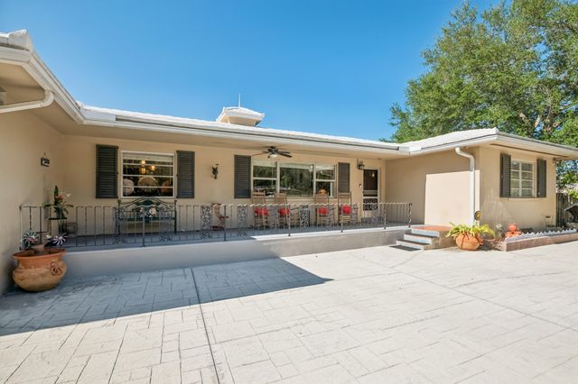 4011 SW 2nd Street, Plantation, FL 33317