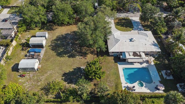 4011 SW 2nd Street, Plantation, FL 33317
