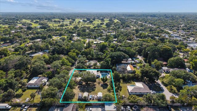 4011 SW 2nd Street, Plantation, FL 33317