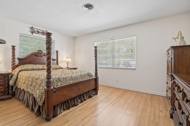 4011 SW 2nd Street, Plantation, FL 33317