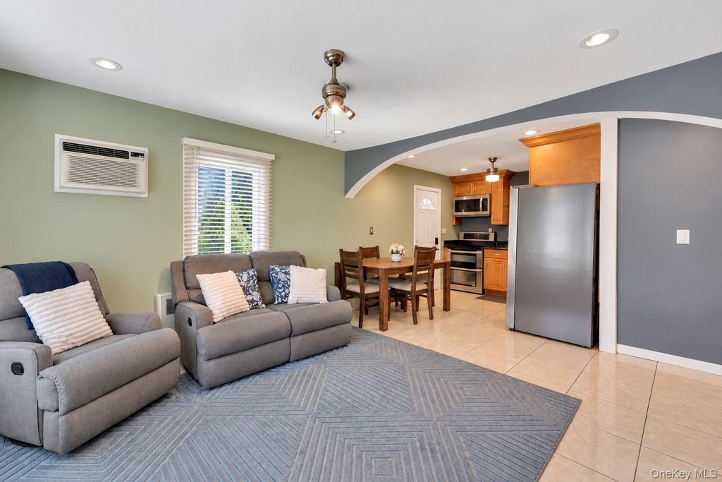 26 Michel Avenue, Farmingdale, NY 11735 — photo 4