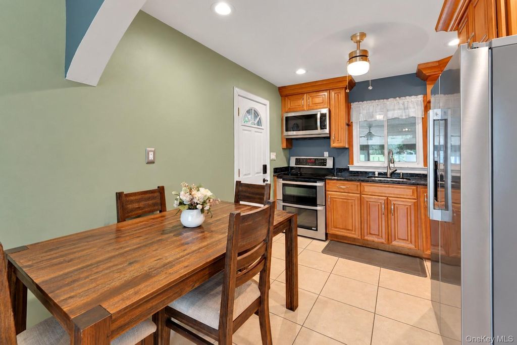 26 Michel Avenue, Farmingdale, NY 11735 — photo 5