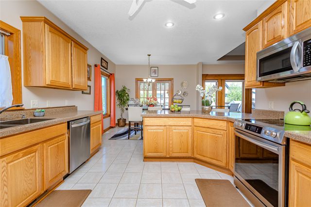 1310 NE 28th Street, Ankeny, IA 50021