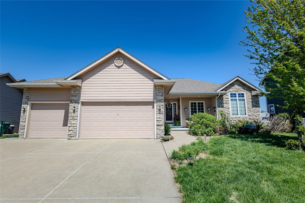 1310 NE 28th Street, Ankeny, IA 50021