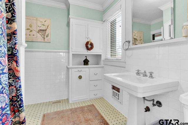 313 E Charnwood, Tyler, TX 75701