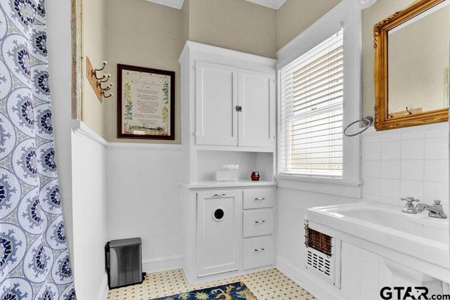 313 E Charnwood, Tyler, TX 75701