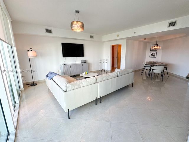 19400 Turnberry Way 531, Aventura, FL 33180