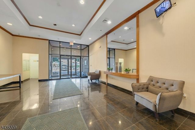 200 Division Street 6G, Cliffside Park Boro, NJ 07010