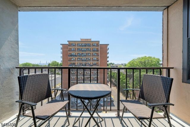 200 Division Street 6G, Cliffside Park Boro, NJ 07010