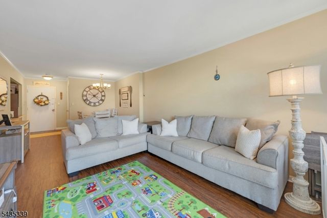 200 Division Street 6G, Cliffside Park Boro, NJ 07010