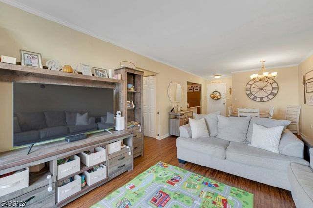 200 Division Street 6G, Cliffside Park Boro, NJ 07010