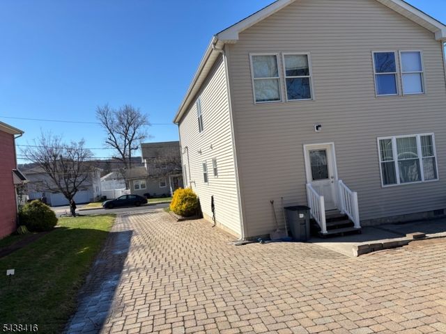 17 Garrett St, Cedar Grove Twp., NJ 07009