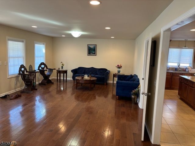 17 Garrett St, Cedar Grove Twp., NJ 07009