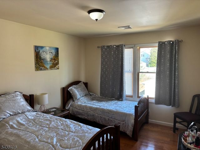 17 Garrett St, Cedar Grove Twp., NJ 07009